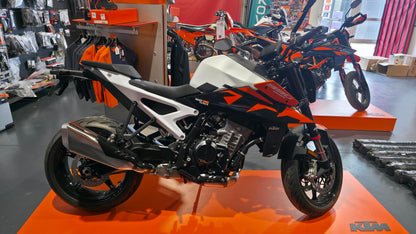 KTM 990 DUKE 2026- DEMO
