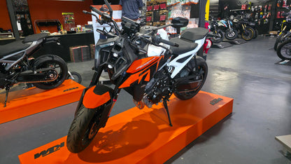 KTM 990 DUKE 2026- DEMO
